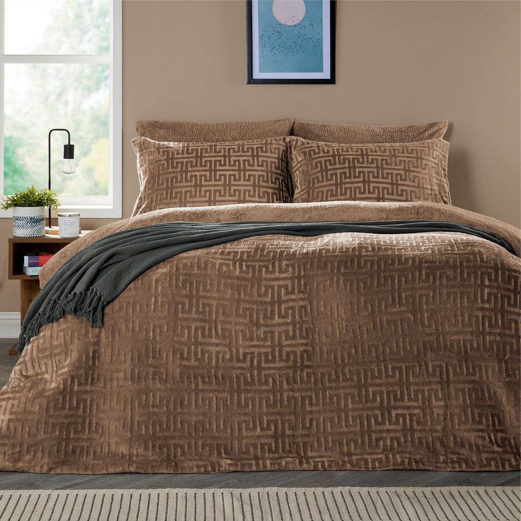 OLIVIA ROCCO Milano Teddy Fleece duvet cover set with matching pillowcases, super soft, warm, and cozy bedding.