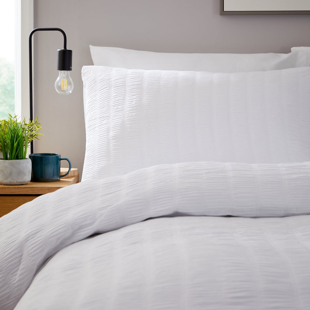 Belgravia White Cotton Rich Duvet Cover Set with Pillowcases Soft Easy Care Modern Quilt Bedding Bed Linen Set by OLIVIA ROCCO Duvet Cover