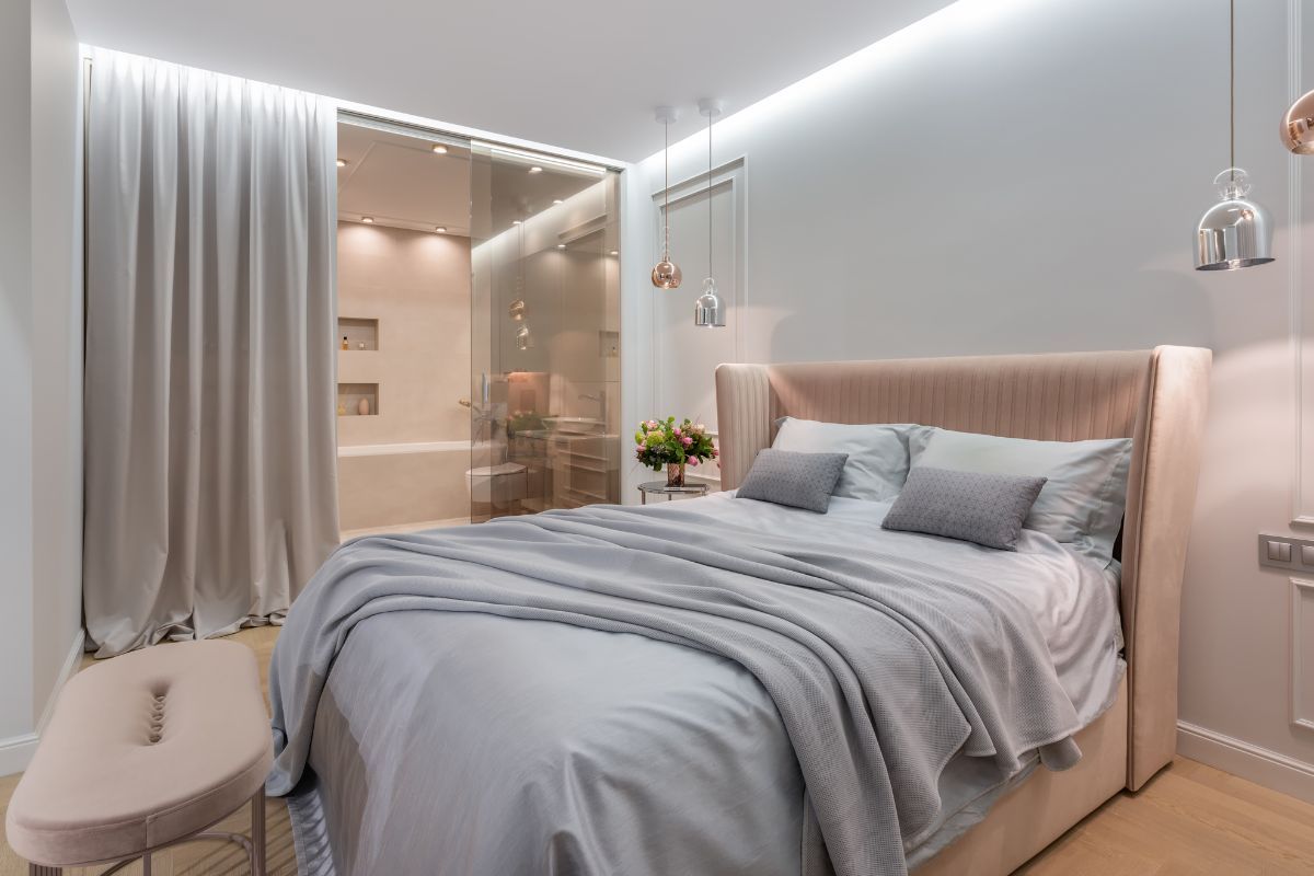 5_Tips_For_Styling_Luxury_Bedding_In_Modern_Interior_Design_Blog_Post_OLIVIA_ROCCO
