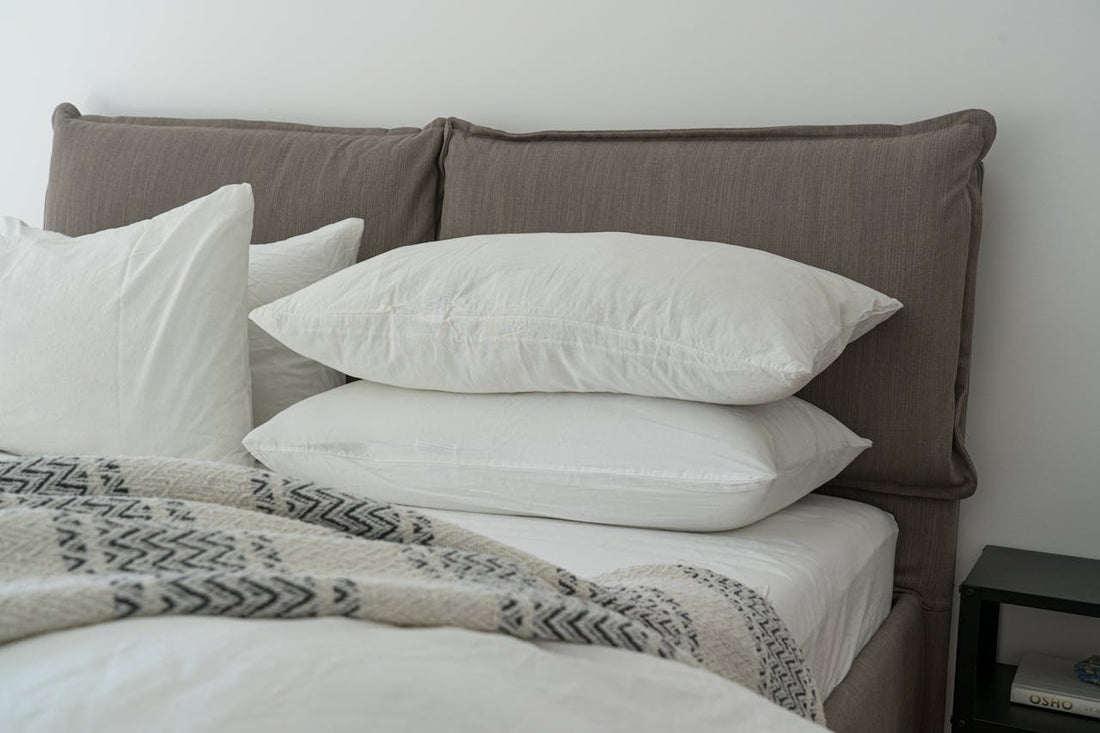 How_To_Set_Up_A_Cozy_And_Functional_Guest_Bedroom_In_Your_New_Home_OLIVIA_ROCCO_Blog_Post