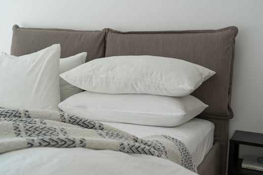 How_To_Set_Up_A_Cozy_And_Functional_Guest_Bedroom_In_Your_New_Home_OLIVIA_ROCCO_Blog_Post