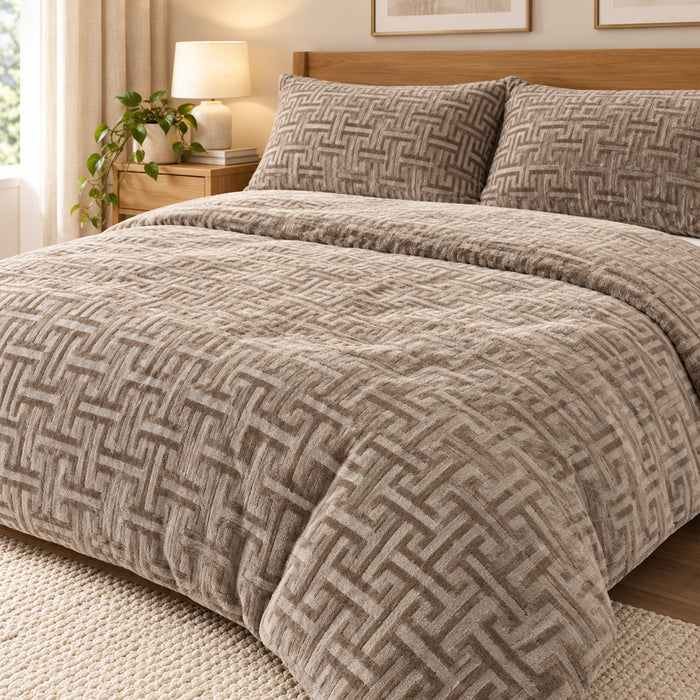 OLIVIA ROCCO Milano Teddy Fleece duvet cover set with matching pillowcases, super soft, warm, and cozy bedding in plush fleece fabric.