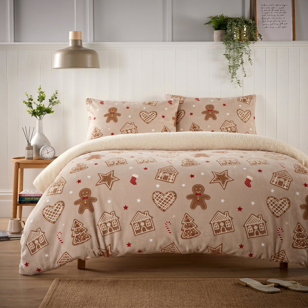 OLIVIA ROCCO Ginger Bread & Candy Canes Teddy Fleece Reversible Duvet Set with Pillowcases