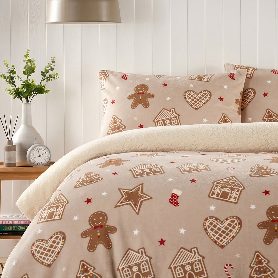 OLIVIA ROCCO Ginger Bread & Candy Canes Teddy Fleece Reversible Duvet Set with Pillowcases