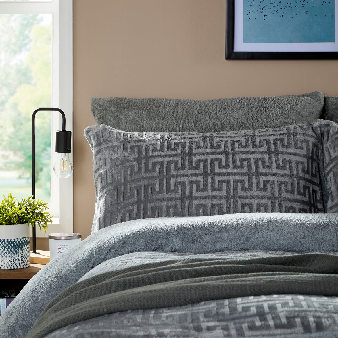 OLIVIA ROCCO Milano Teddy Fleece duvet cover set with matching pillowcases, super soft, warm, and cozy bedding.
