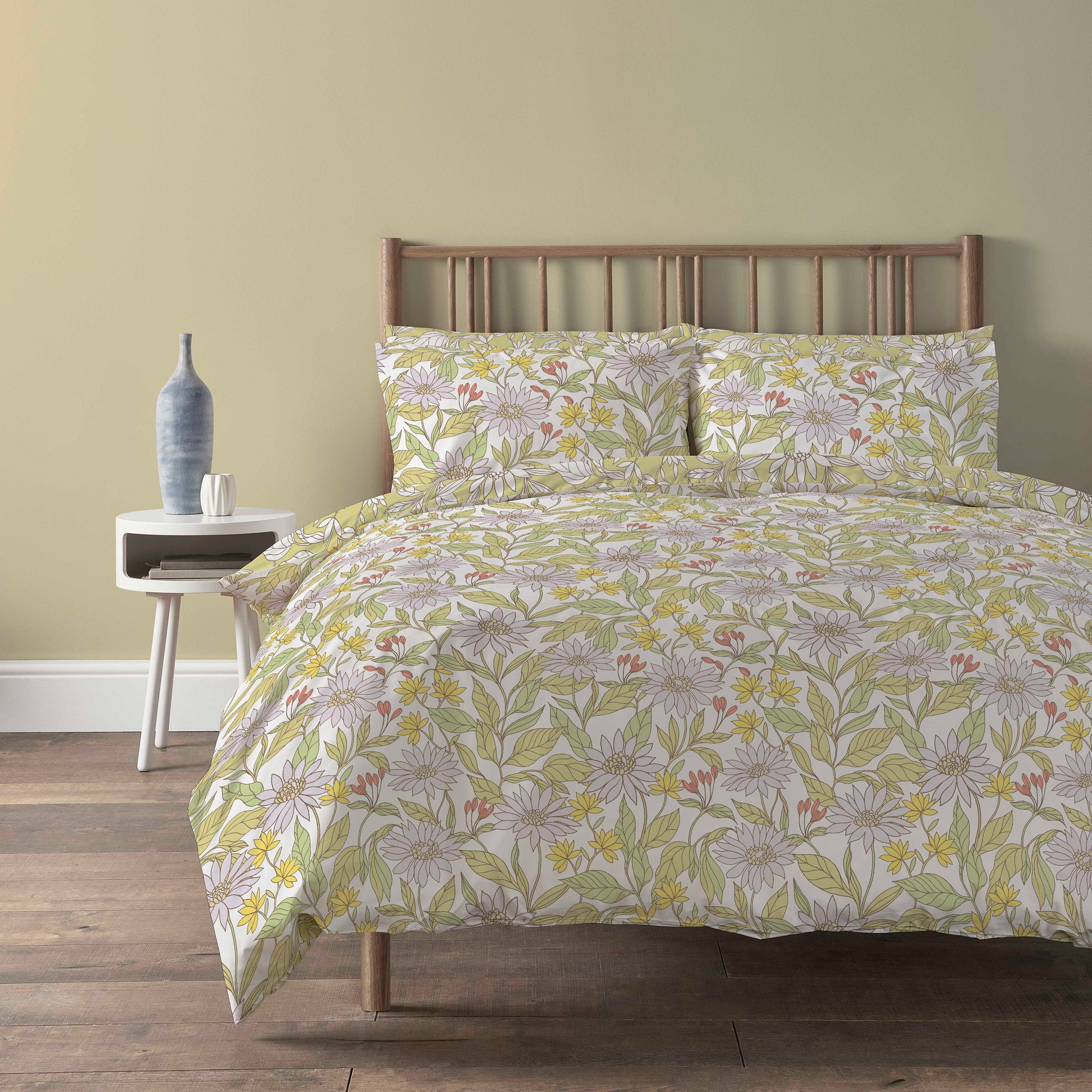 Elinor Lilac Duvet Cover Set Super Soft Floral Printed Bedding with Pillow Cases Easy Care Bed Linen by OLIVIA ROCCO SINGLE / LILAC Duvet Cover