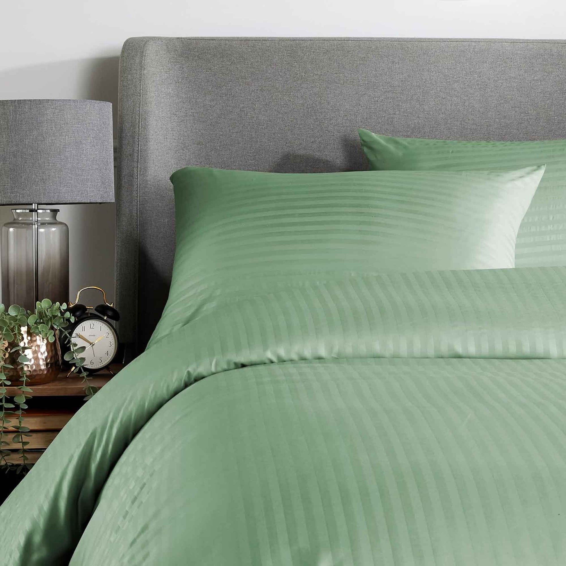 Mayfair Stripe Elegant Reversible Satin Duvet Cover Set with Comforter Multiple Sizes & Colours Luxurious Bedding Collection by OLIVIA ROCCO Duvet Cover