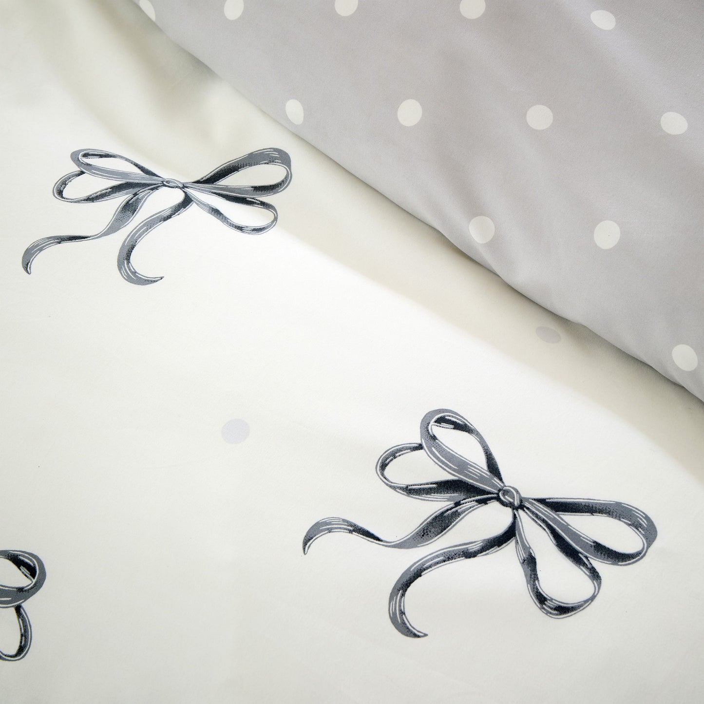 OLIVIA ROCCO Bows Black Printed Reversible Duvet Cover Set Quilted Polyester Blend with Button Closure Single Double King Size Duvet Cover