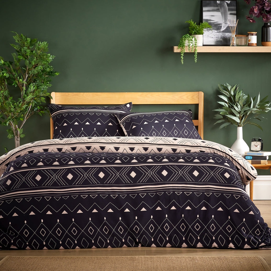 Oslo Black Super Soft Flannel Duvet Cover Set with Pillowcases Warm & Cosy Quilt Bedding in Multiple Sizes Available by OLIVIA ROCCO SINGLE / OSLO BLACK Duvet Cover
