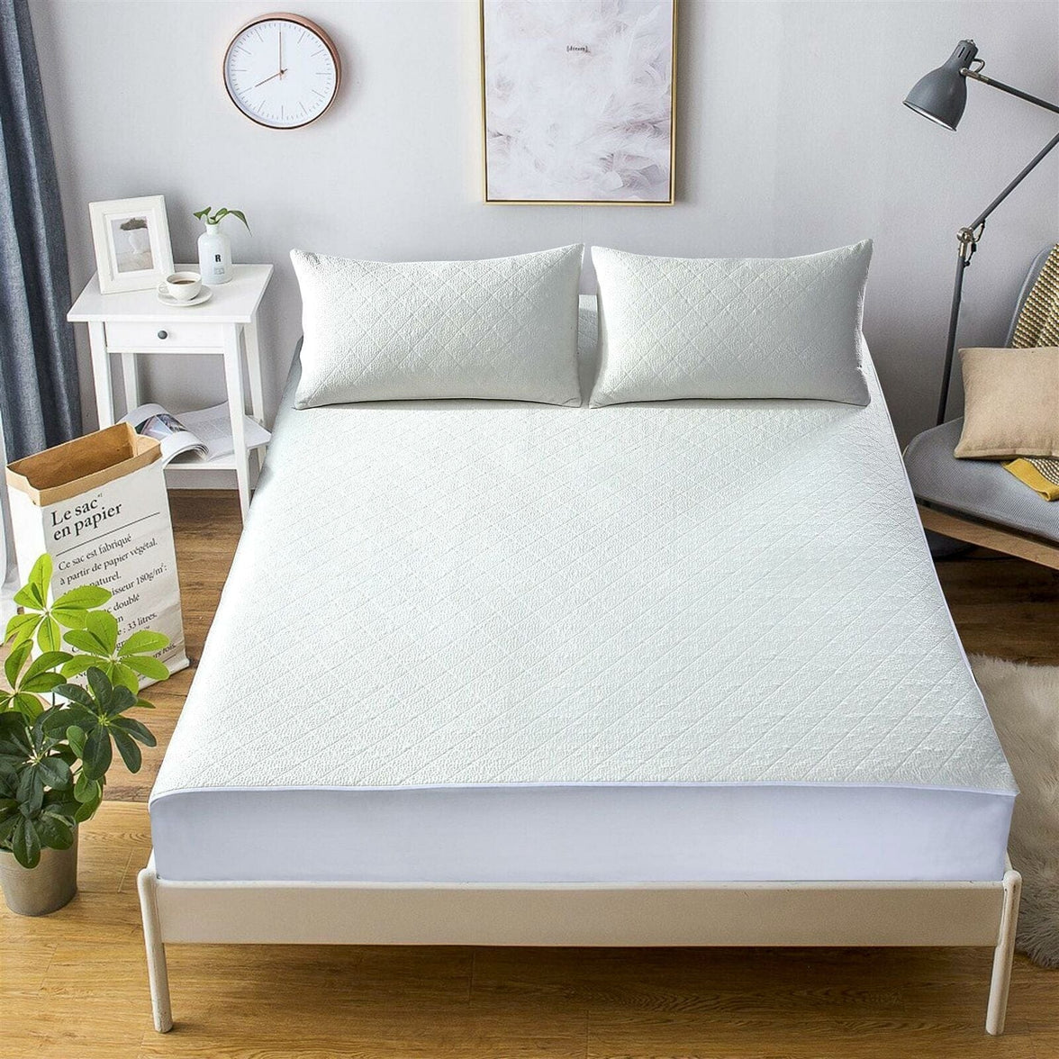 Bamboo Extra Deep Quilted Waterproof Mattress Protector Hypoallergenic Moisture-Wicking Bed Cover with Elastic Skirt by OLIVIA ROCCO SINGLE Mattress Protector