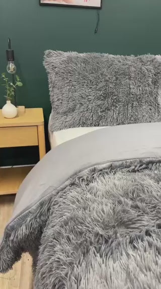 OLIVIA ROCCO Snuggle And Cuddle Faux Fur Duvet Set Extra-Soft Long Pile Winter Warmth