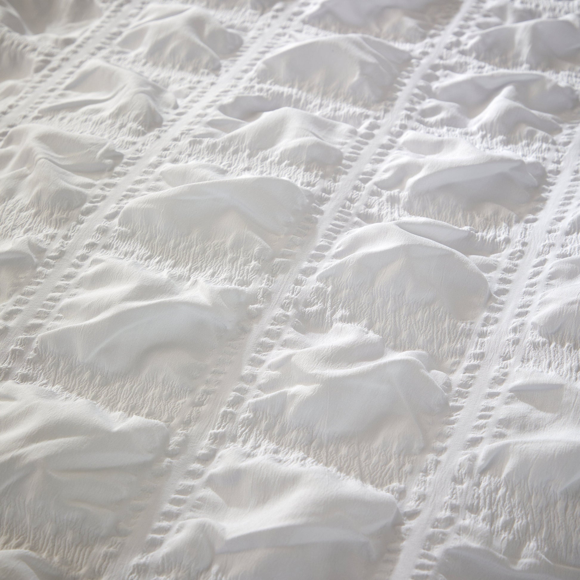 Soho White Cotton Rich Duvet Cover Set with Pillowcases Quilted Super Soft Easy Care Bedding Bed Linen Set by OLIVIA ROCCO Duvet Cover