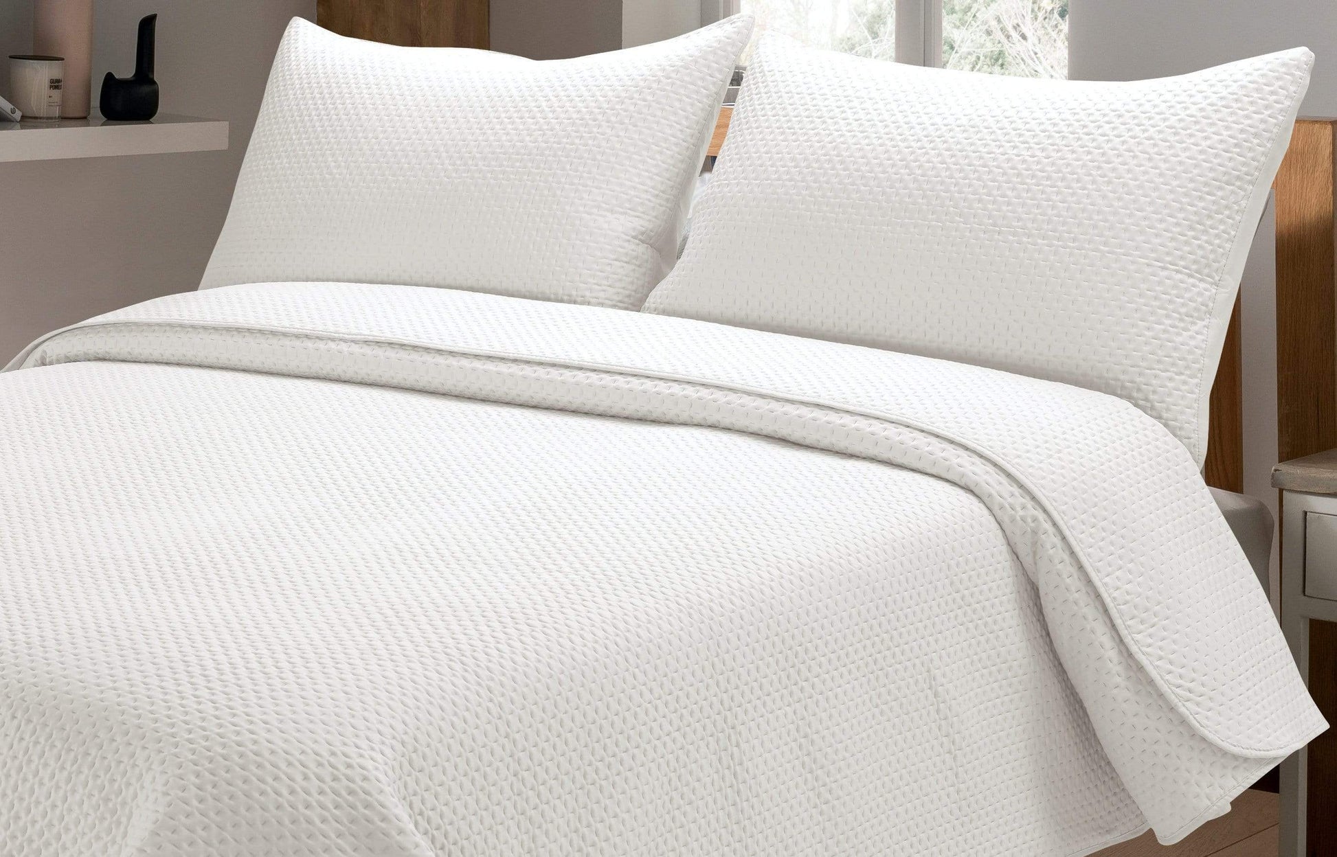 Capri Bedspread Set