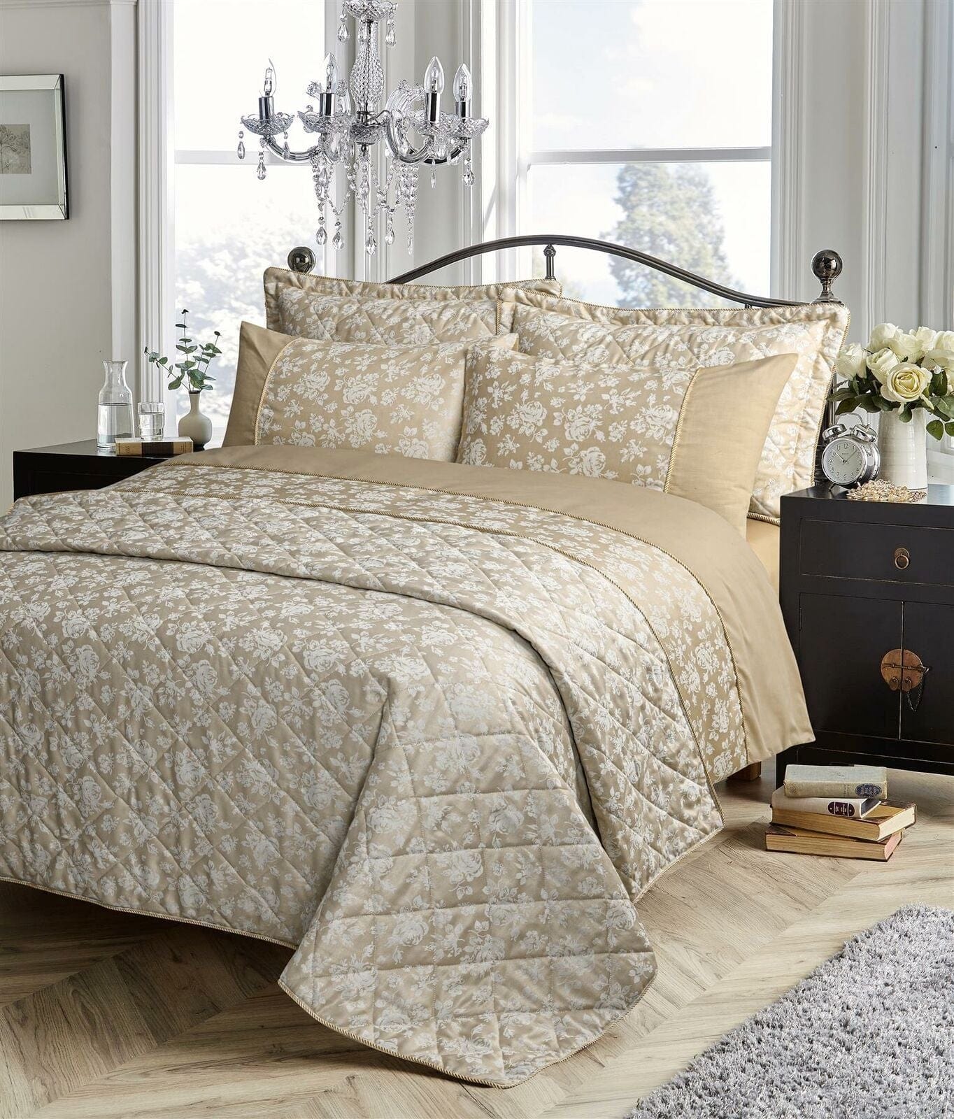 Kew Hand Woven Jacquard Cotton Quilt Cover Duvet Sets & Bedspreads Luxurious Cotton Rich Bedding with Exquisite Design Available in All Sizes by OLIVIA ROCCO SINGLE / GOLD Duvet Cover