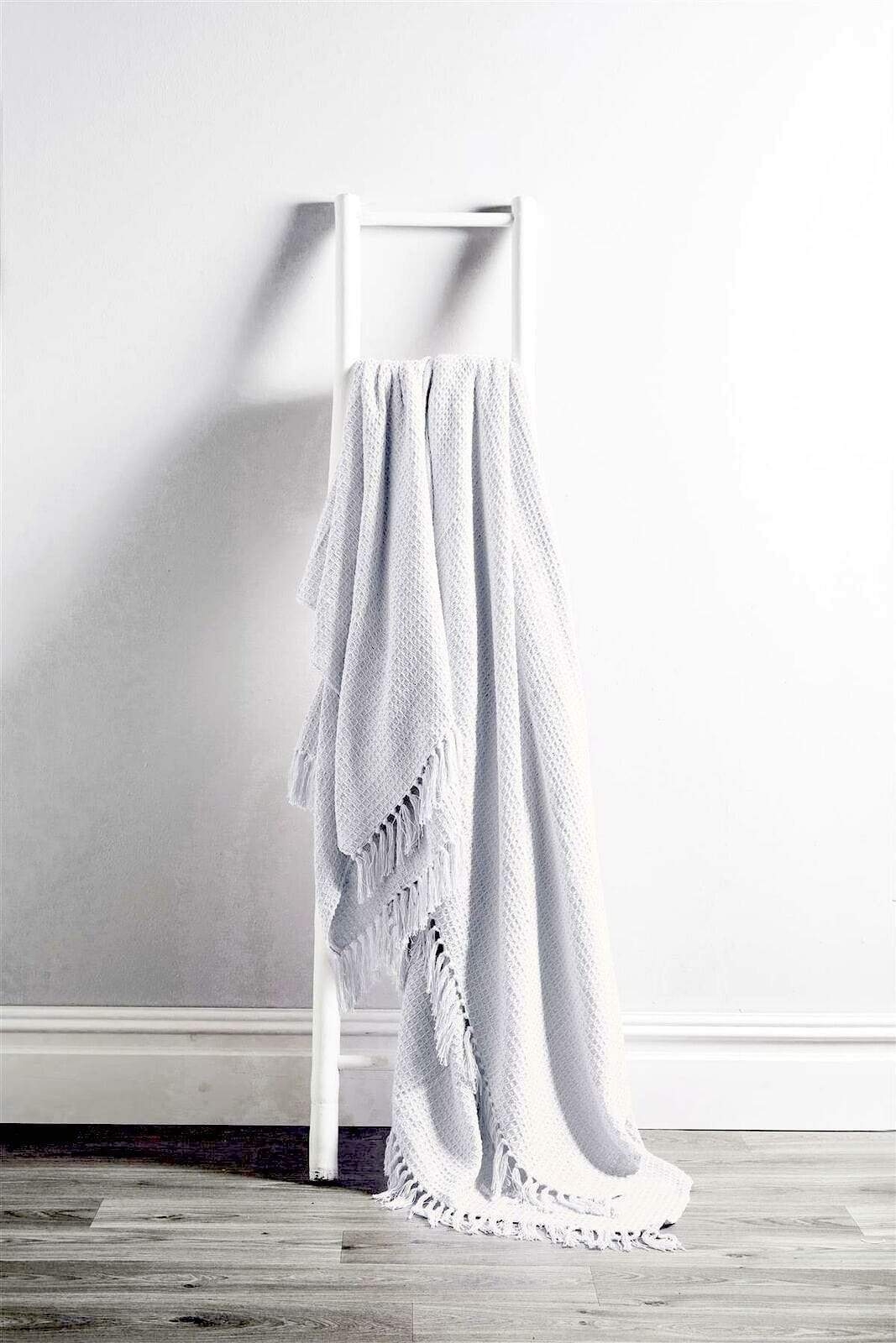 Lisbon Pure Cotton Honeycomb Throw 127 x 152 cm / WHITE OLIVIA ROCCO Throw