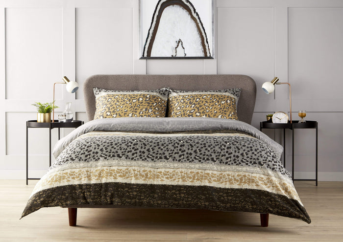 Safari Print Cotton Rich Duvet Set with Wildlife Jungle Design Bedding in Single Double King Super King Sizes by OLIVIA ROCCO SINGLE Duvet Cover