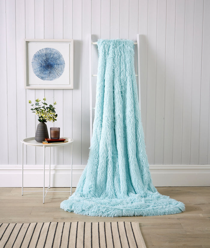 Oversized Chunky Soft Fleece Blanket Fluffy Faux Fur Throw Blanket for Bed and Sofa in Calming Colours by OLIVIA ROCCO 150 x 200 cm / DUCKEGG Throw