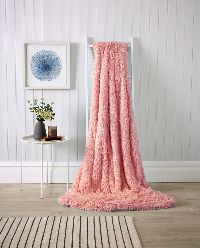 Oversized Chunky Soft Fleece Blanket Fluffy Faux Fur Throw Blanket for Bed and Sofa in Calming Colours by OLIVIA ROCCO 150 x 200 cm / PINK Throw