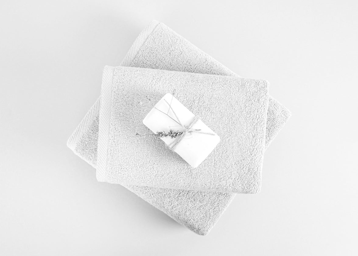 Pack of 2 Large Quick-Drying Lightweight Easycare Indus Valley Cotton Bath Sheets 80x140 cm for Home Travel Gym Holidays Multiple Colours by OLIVIA ROCCO Towels