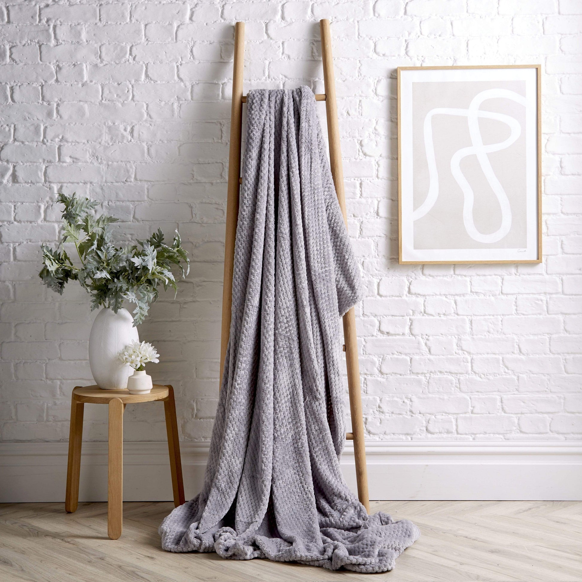 Oversized Chunky Soft Fleece Blanket Cloud Throw Faux Fur Polyester Blend Warm Stylish Home Decor Double King Beds Sofas by OLIVIA ROCCO 150 x 200 cm / SILVER Throw