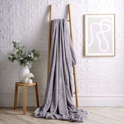 Oversized Chunky Soft Fleece Blanket Cloud Throw Faux Fur Polyester Blend Warm Stylish Home Decor Double King Beds Sofas by OLIVIA ROCCO 150 x 200 cm / SILVER Throw