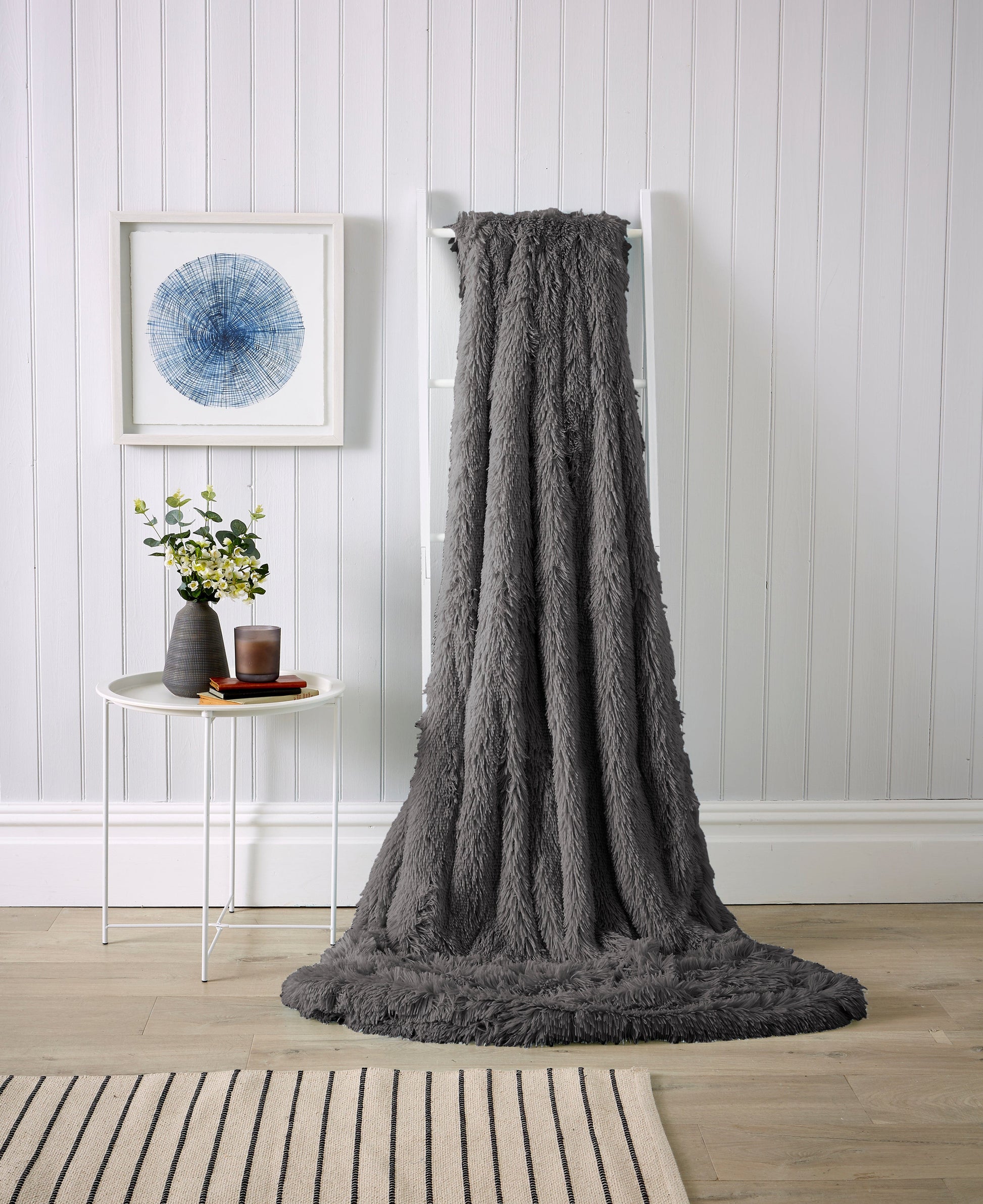 Snuggle & Cuddle Throw, Fluffy Huggable Blanket 150 x 200 cm / CHARCOAL OLIVIA ROCCO Throw