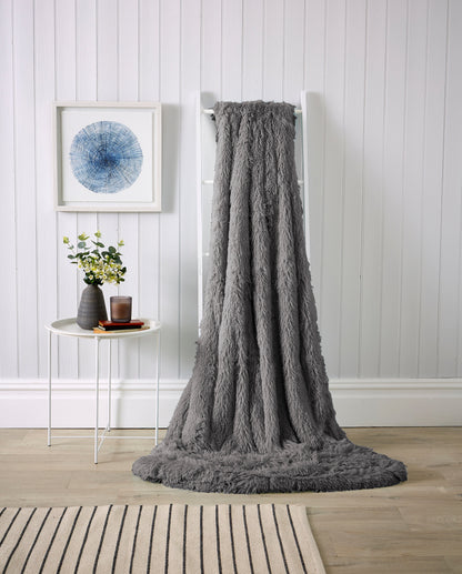 Snuggle & Cuddle Throw, Fluffy Huggable Blanket 150 x 200 cm / SILVER OLIVIA ROCCO Throw